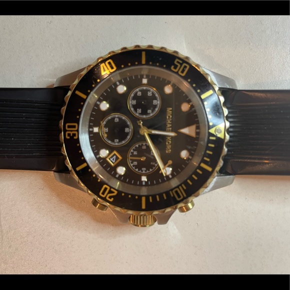 Micheal Kors Oversized Mens Watch - Picture 3 of 5